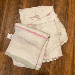 Aden + Anais 4 pack of swaddle blankets